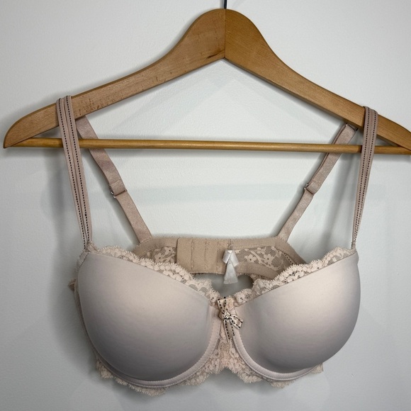 Chantelle Lace Trim Wired Bra (34DD) - Picture 1 of 11
